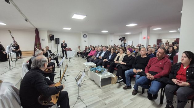 ALAPLI'DA TÜRKÜ GECESİ: HALK MÜZİĞİ KOROSU'NDAN UNUTULMAZ TÜRKÜLER