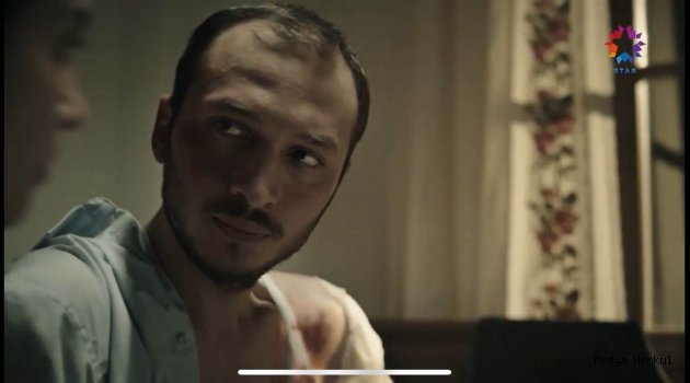 ALAPLILI BARIŞ AKDENİZ YALI ÇAPKINI DİZİSİNDEKİ HALİS AĞA'NIN GENÇLİĞİ ROLÜ İLE BEĞENİ TOPLAMAYA DEVAM EDİYOR 