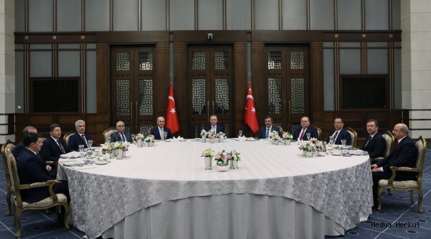 CUMHURBAŞKANI ERDOĞAN YİĞİT VE DİĞER TEMSC,İLEREE BİR ARAYA GELDİ. 