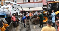 ALAPLI’DA SAĞANAK YAĞMUR SONRASI BELEDİYE EKİPLERİ SEFERBER OLDU.